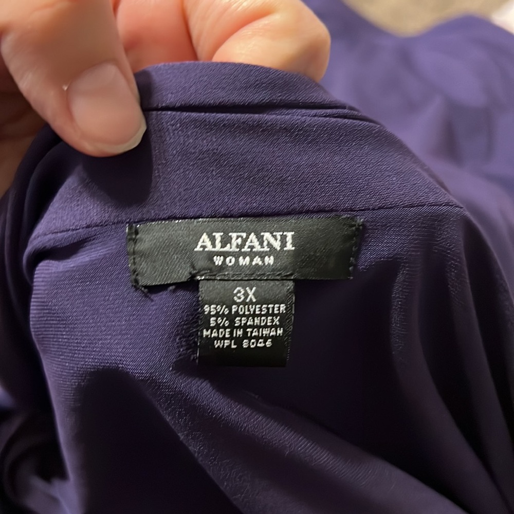 Alfani deep plum flutter sleeve dress. Flowy!! - Picture 9 of 9
